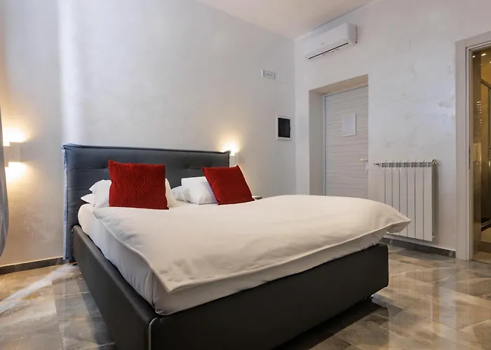 Dolcevitasuite Гостевой дом 4*